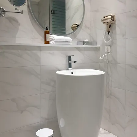 Amory By Hyllit 3* Antwerpia